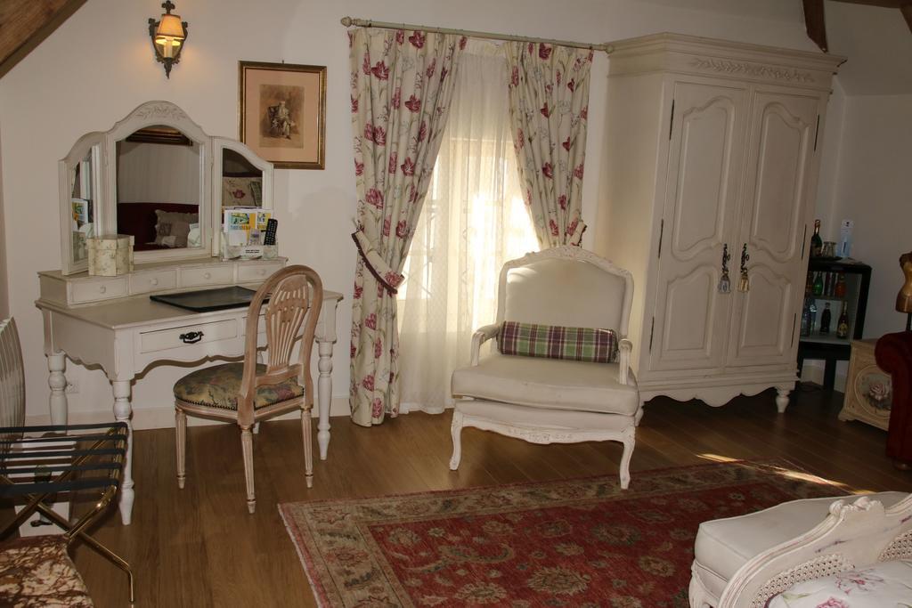 Hostellerie Du Prieure Saint-Prix  Екстер'єр фото