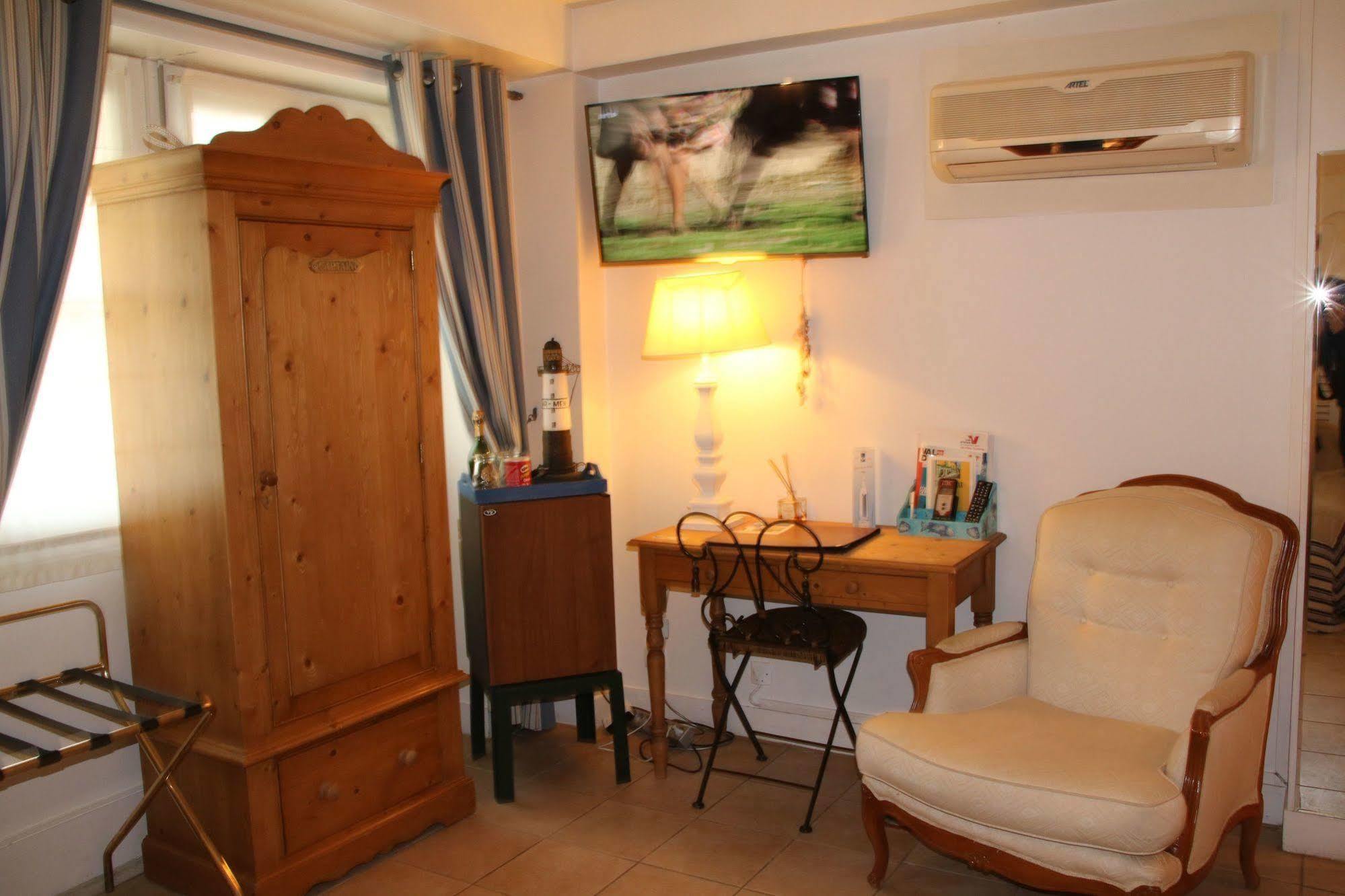 Hostellerie Du Prieure Saint-Prix  Екстер'єр фото