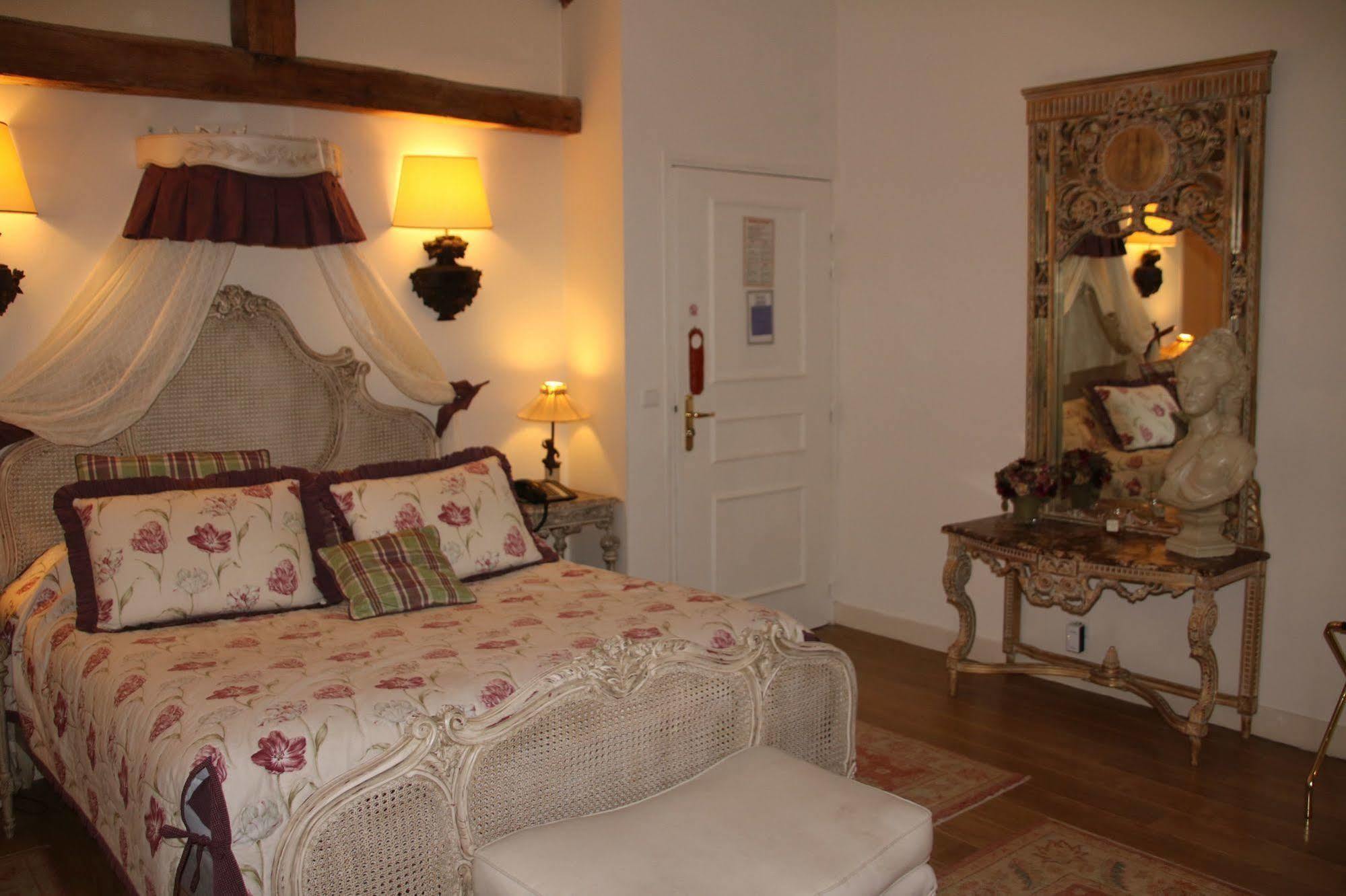Hostellerie Du Prieure Saint-Prix  Екстер'єр фото