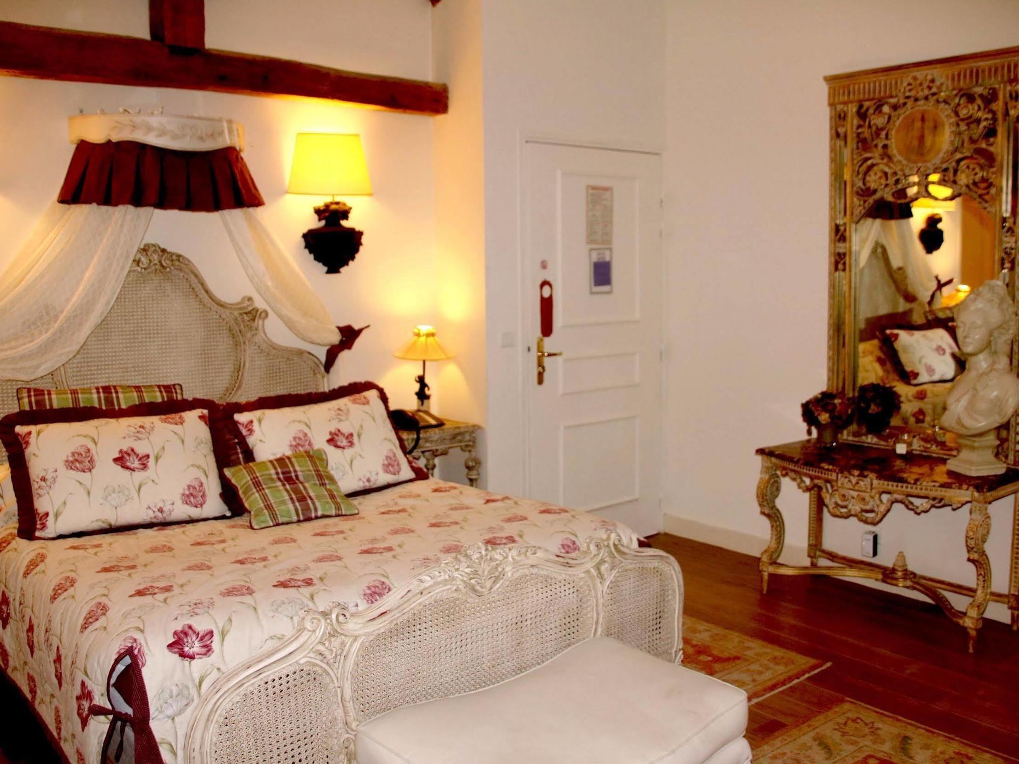 Hostellerie Du Prieure Saint-Prix  Екстер'єр фото